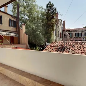 Appartement Traditional With Terrace, Venise