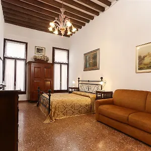 Appartement Leoncini With A Wonderful Canal View, Venise